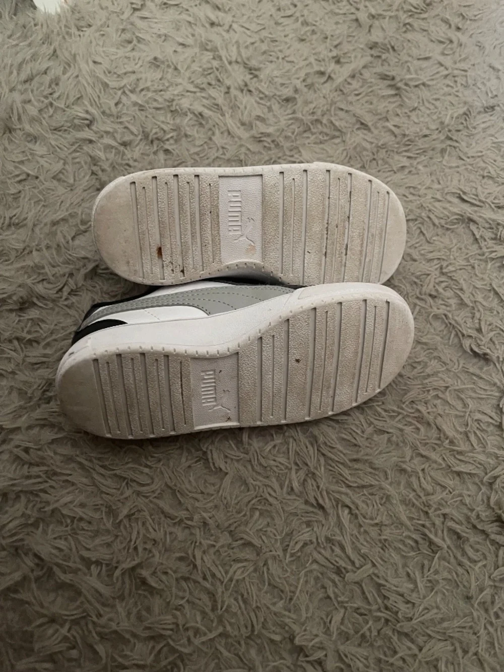Puma Sneakers